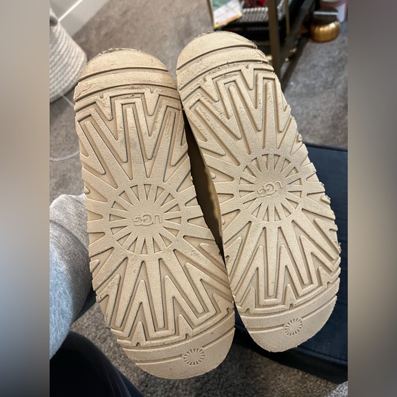 UGG Tazz Platform Slippers - Picture 5 of 6